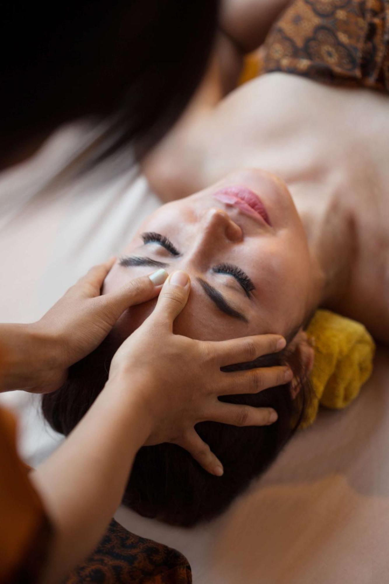 Готель Hyatt Regency Yogyakarta Селеман Екстер'єр фото Facial massage