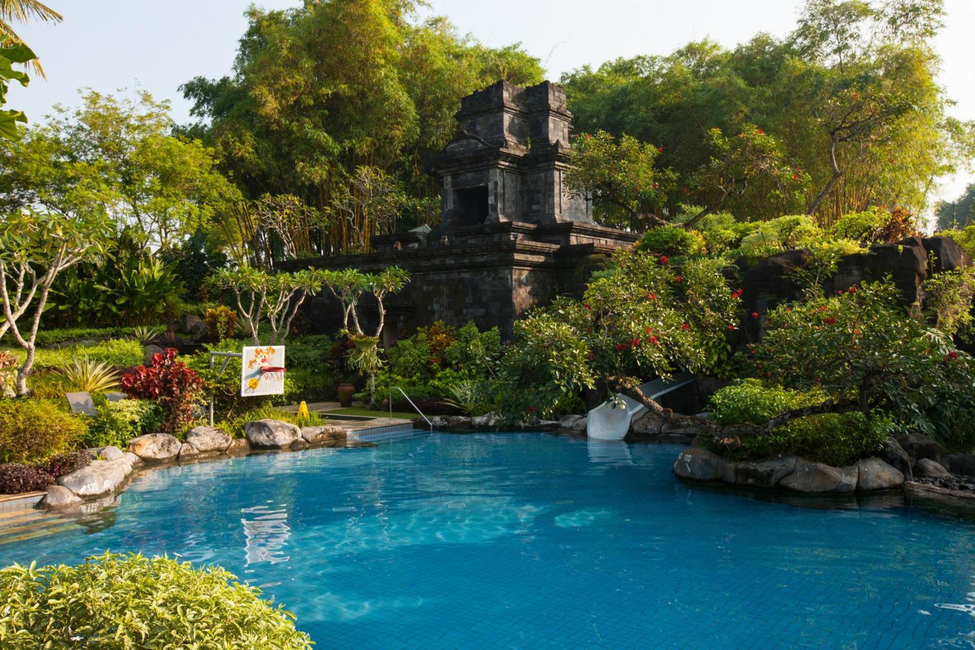 Готель Hyatt Regency Yogyakarta Селеман Екстер'єр фото The swimming pool at the resort